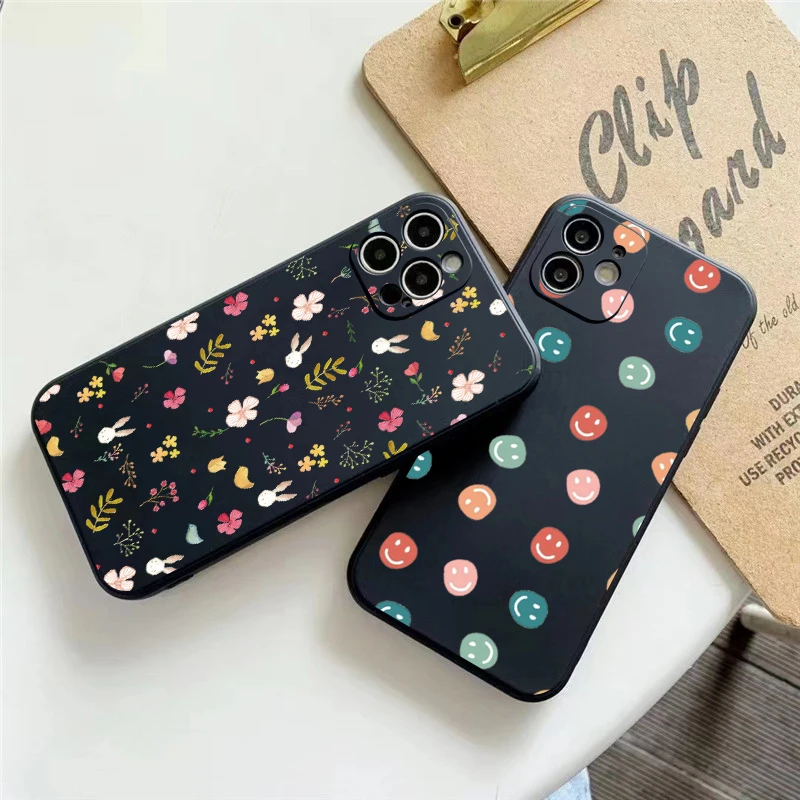 

Simple Flower And Grass Smiley Phone Case For Funda iPhone 11 13 Pro Max 12 Mini X XR XS 6 6s 7 8 Plus Etui Silicone Cover