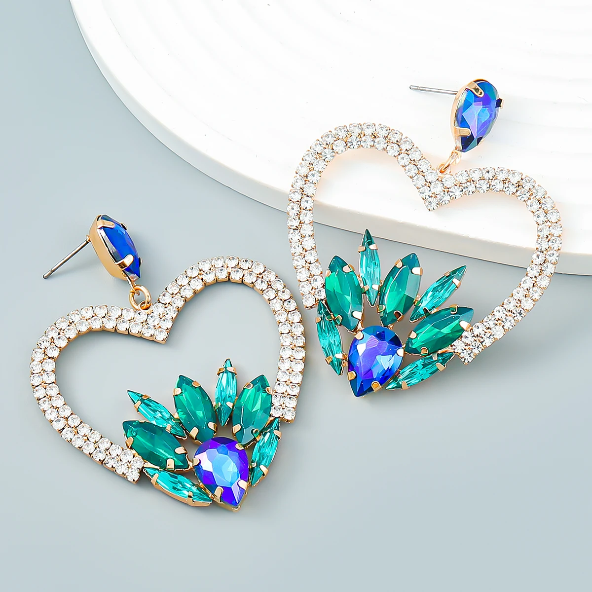 

2022 Trend Metal Rhinestone Heart Dangle Earrings Castle Banquet Luxury Jewelry Pauli Manfi Women's Charm Earrings