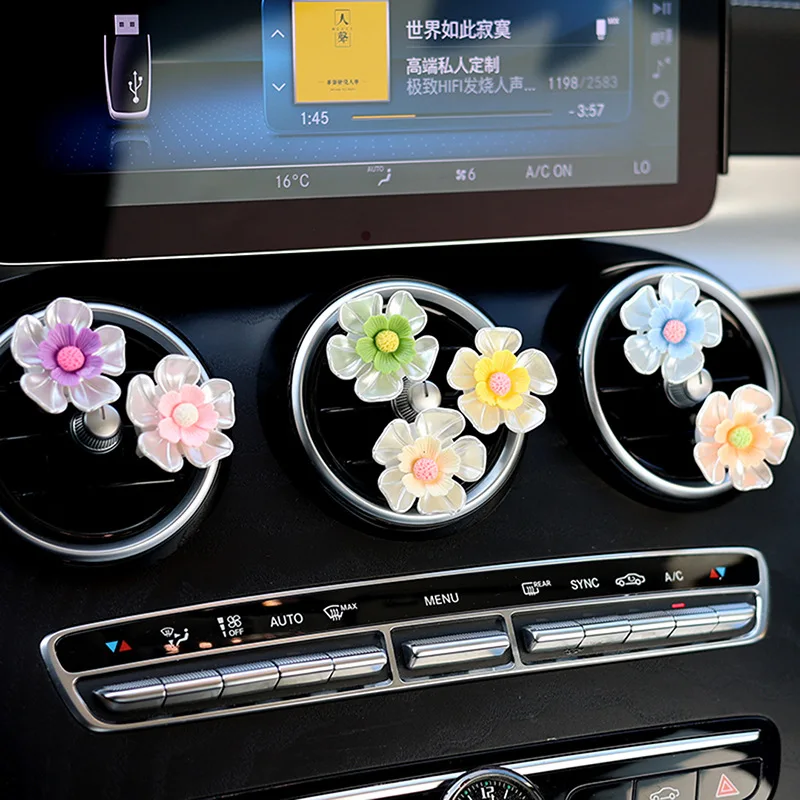 

Cute Flower Car Outlet Vent Air Freshener Diffuser Small Daisy Perfume Clips Conditioning Aromatherapy Car Interior Accessories