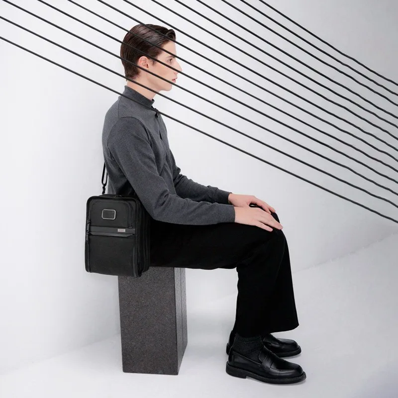 

Сумка-мессенджер на одно плечо, 22x11x30 см