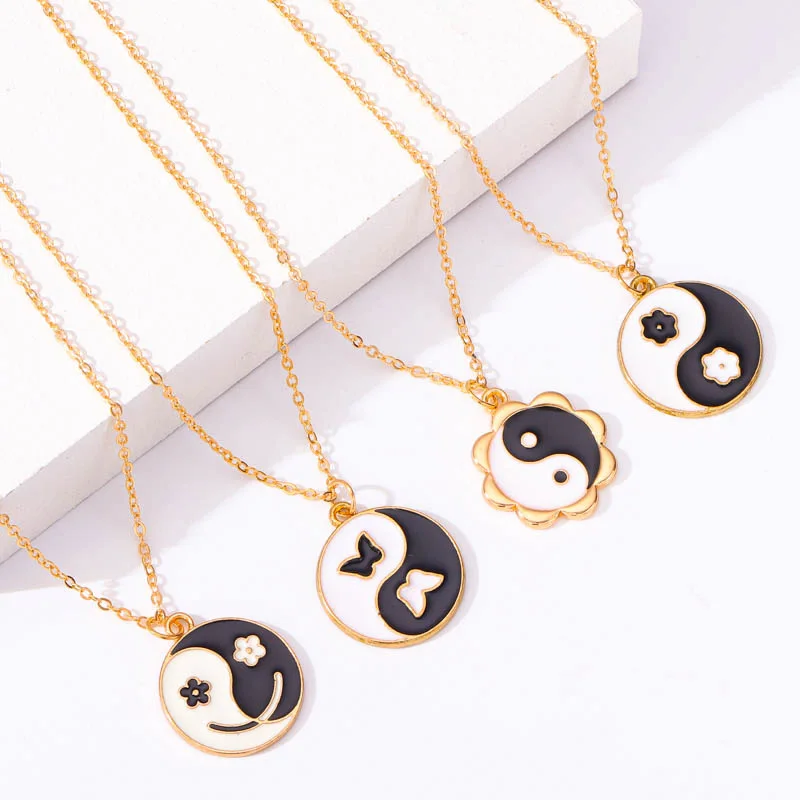

New Classical Tai Chi Yin And Yang Pendant Necklace Enamel Black White Round Charm Necklace For Women Couple Jewelry Gift