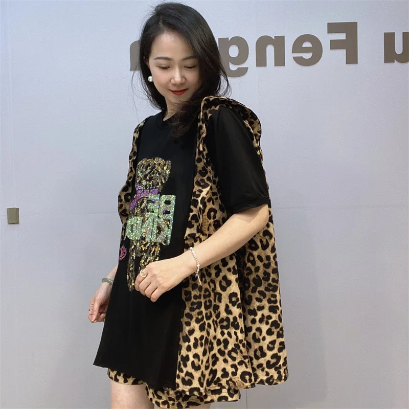 Женский летний комплект из двух предметов топ с оборками и шорты круглым вырезом