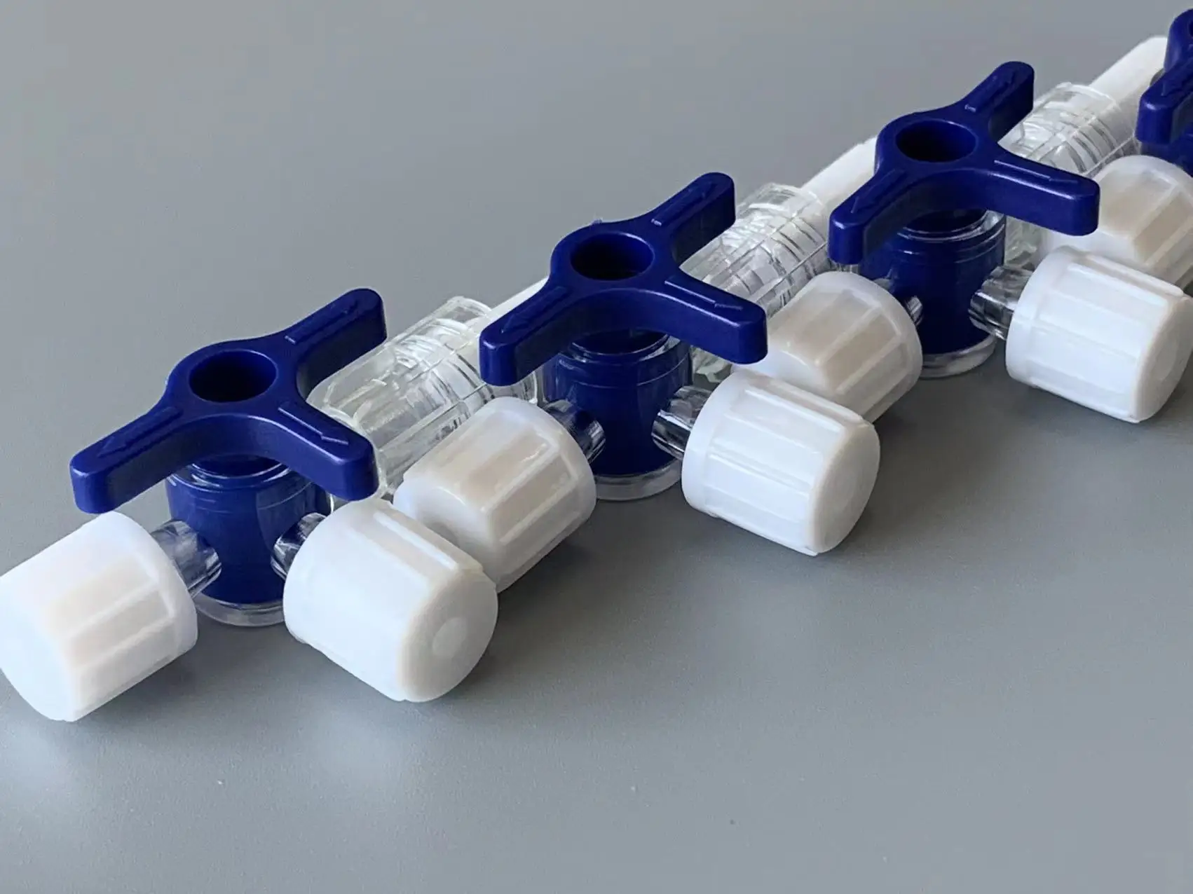 Трёхсторонний стопорный кран ThrPlastic для клинических клинок переходник с