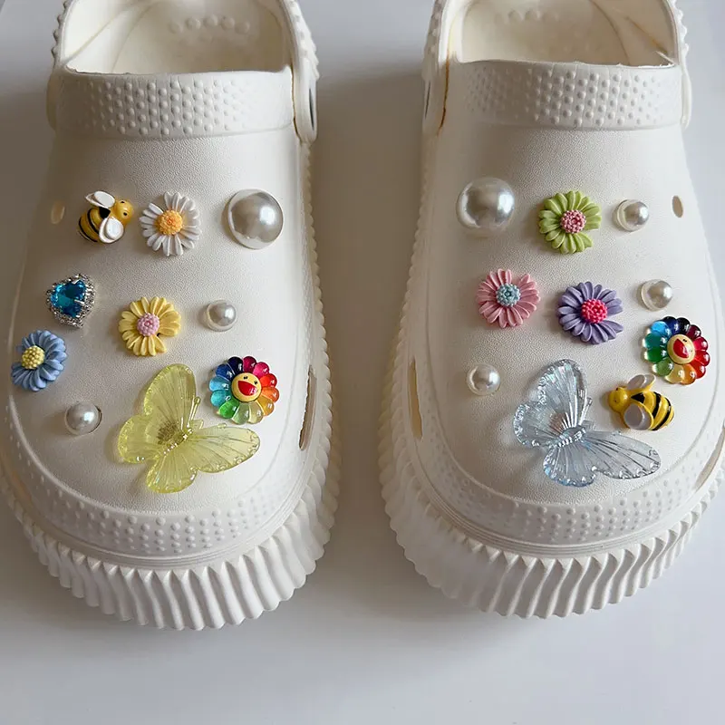 DIY Butterfly Bees Daisy Sunflowers Shoes Charms Pack Accessories Vintage Luxury Designer Bling Rhinestone Heart Shoes Jewelry