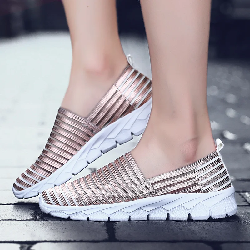 Fashion Light Casual Slip on Women's Vulcanize Shoes Breathable Air Mesh Soft Women Shoes Outdoor Walking Women's Flat Shoes 41