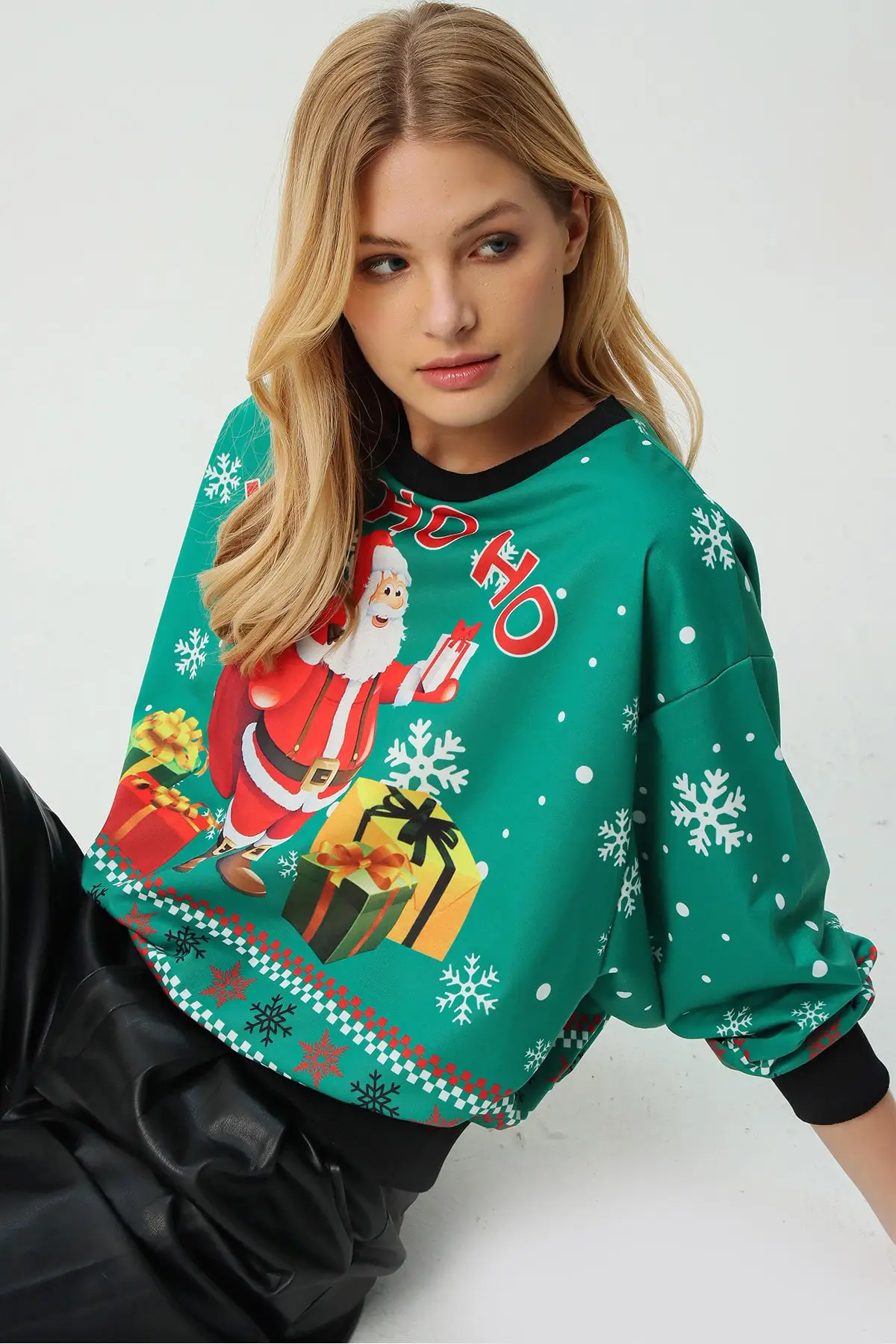

Women's Green Crew Neck Digital Printed Sweatshirt MDA-1062