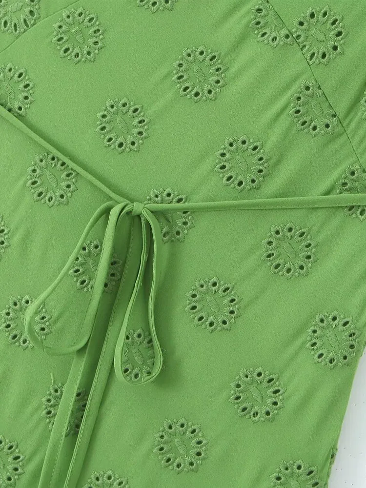 Женское платье-жилет с V-образным вырезом и вышивкой