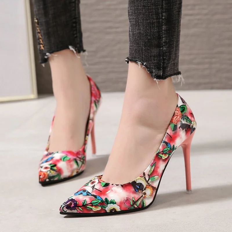 

Женские блестящие туфли с цветочным принтом и острым носком на высоком каблуке, женская обувь, сексуальные лакированные туфли-лодочки на шпильке