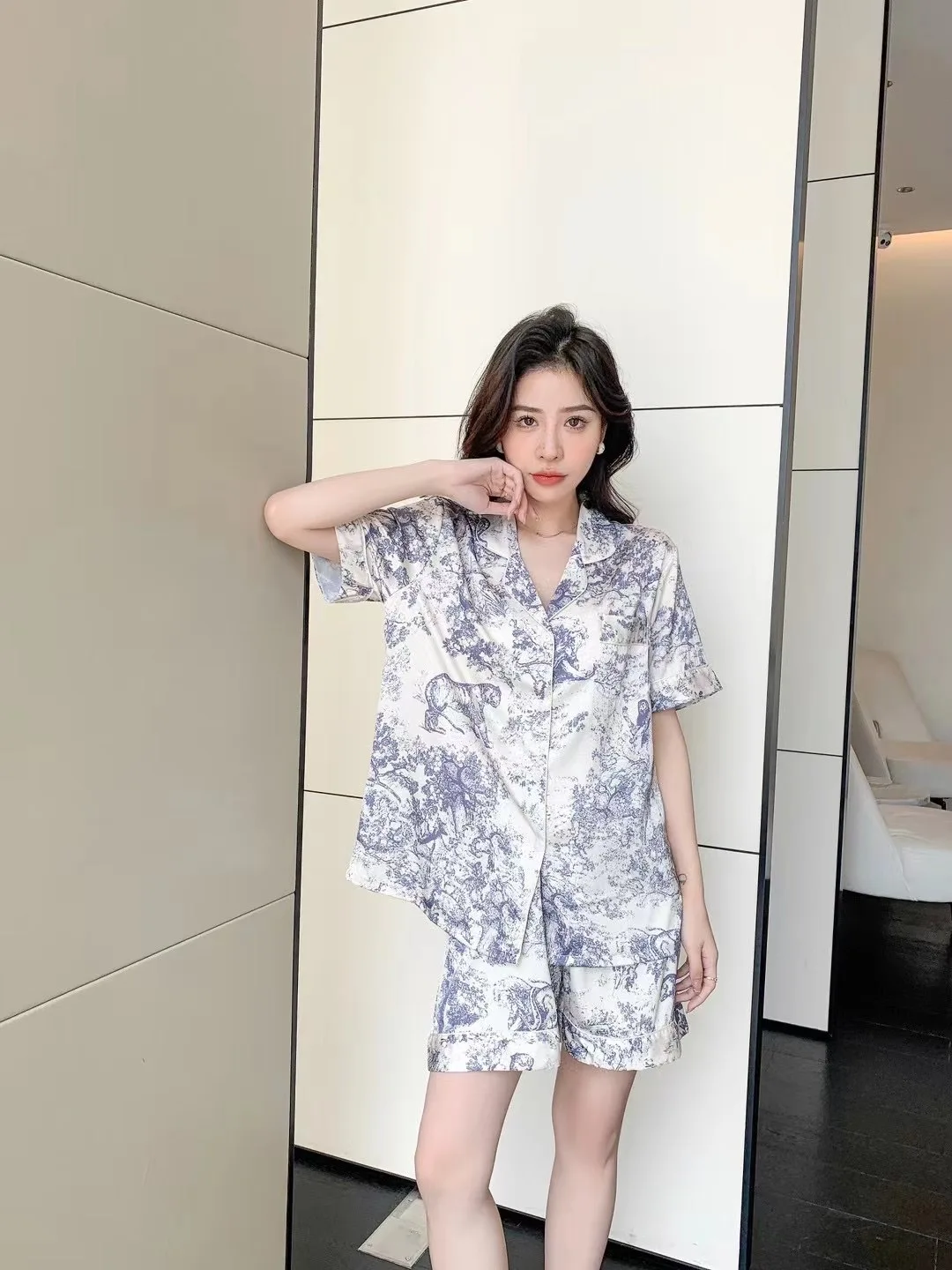 Summer 2023 new ink painting animal ice silk pajamas women's short sleeve shorts loungewear set