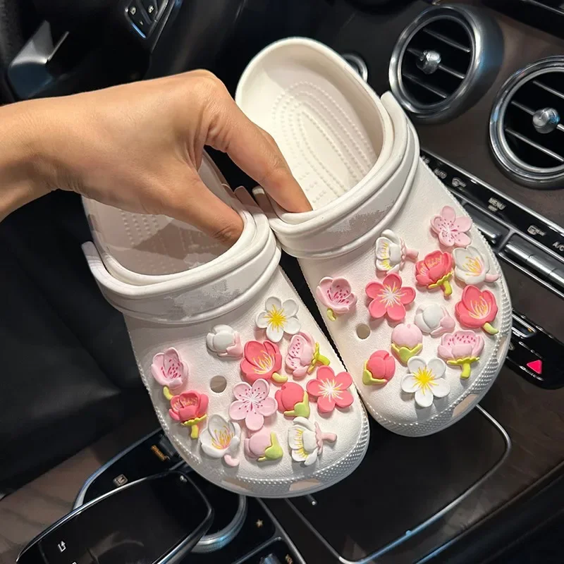 

2023 элегантные женские подвески «сделай сам» для обуви Croc Cute Sakura Croc аксессуары белый розовый универсальные украшения для обуви Модный комплект