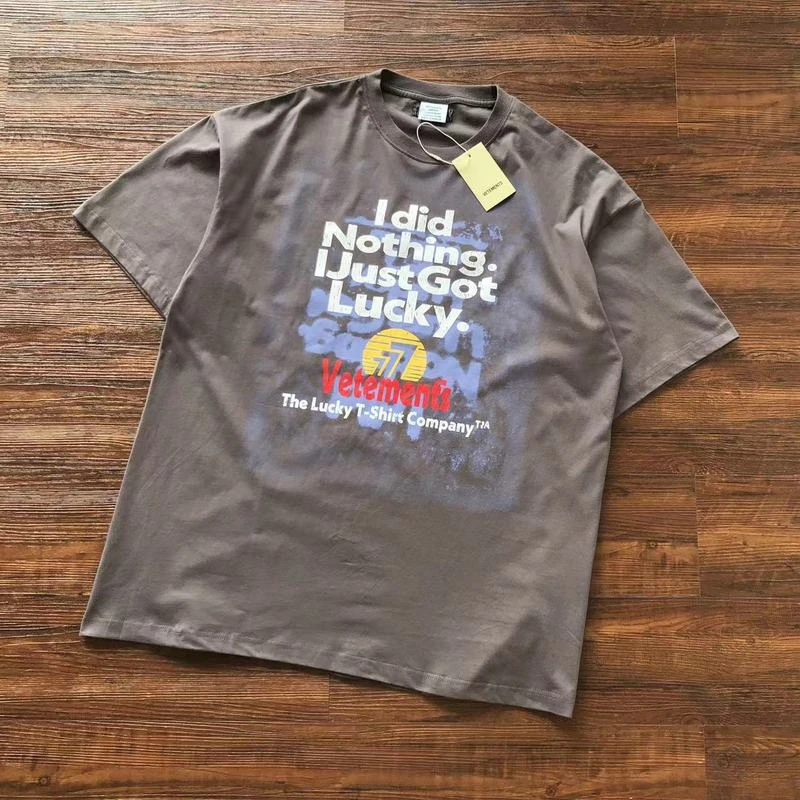 

Washed Vintage Lucky Vetements T Shirt Men Women Oversized Fuzzy Letters Logo Printing VTM Tee Top