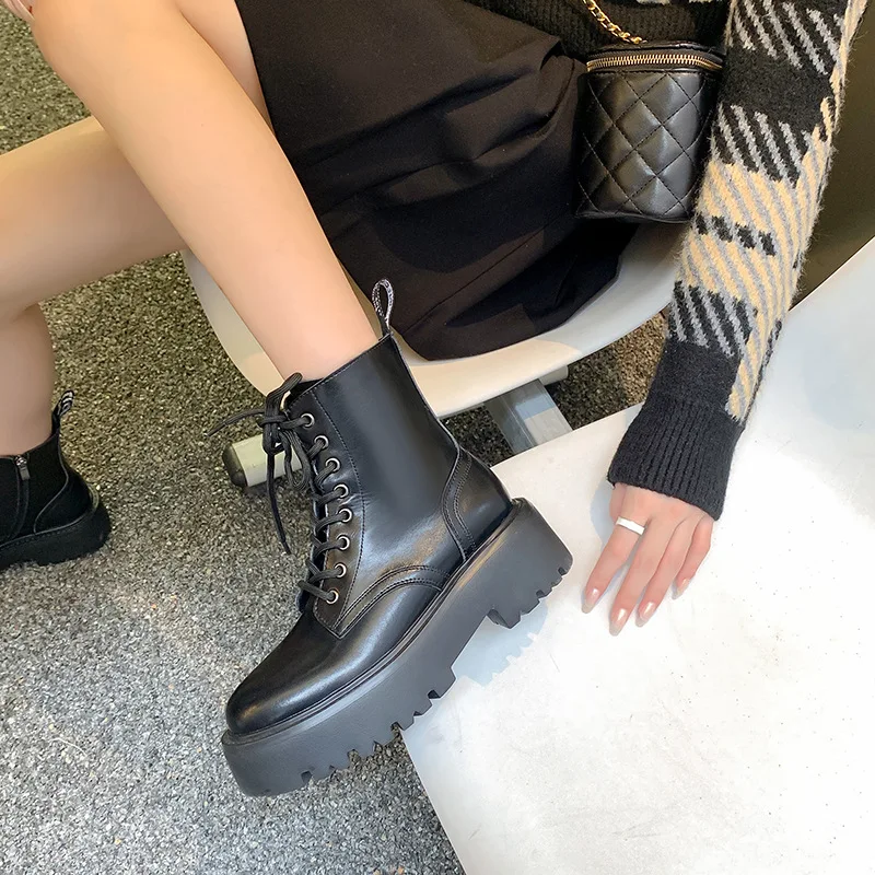 2022 New Autumn Winter Leather Women'S Boots Fashion Round Toe Zip Platform Shoes Ins Street Cross Tied Ankle Boots For Women