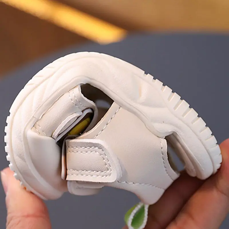 Сандалии для маленьких мальчиков и девочек мягкие Нескользящие с мультяшным