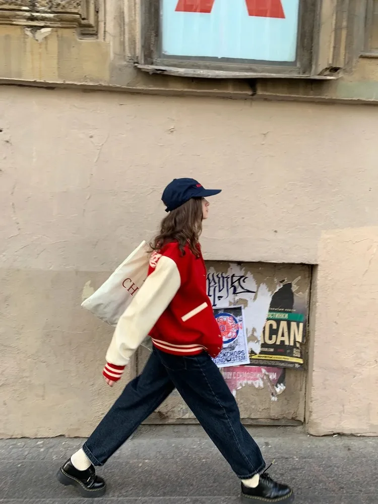 Куртка-бомбер женская в стиле хип-хоп