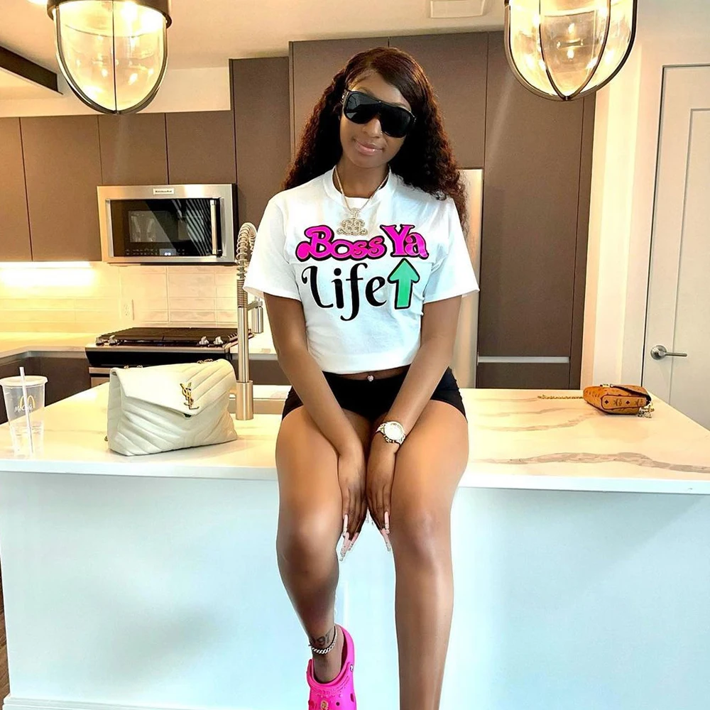 

XIKTOP 2023 Новое поступление весенняя одежда белые женские свободные стандартные короткие футболки Boss Ya Life