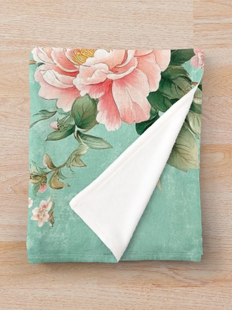 Cottagecore Chinoiserie с узором ботанических роз в шалфейно-зеленом от Noarus RainbowLand - одеяло