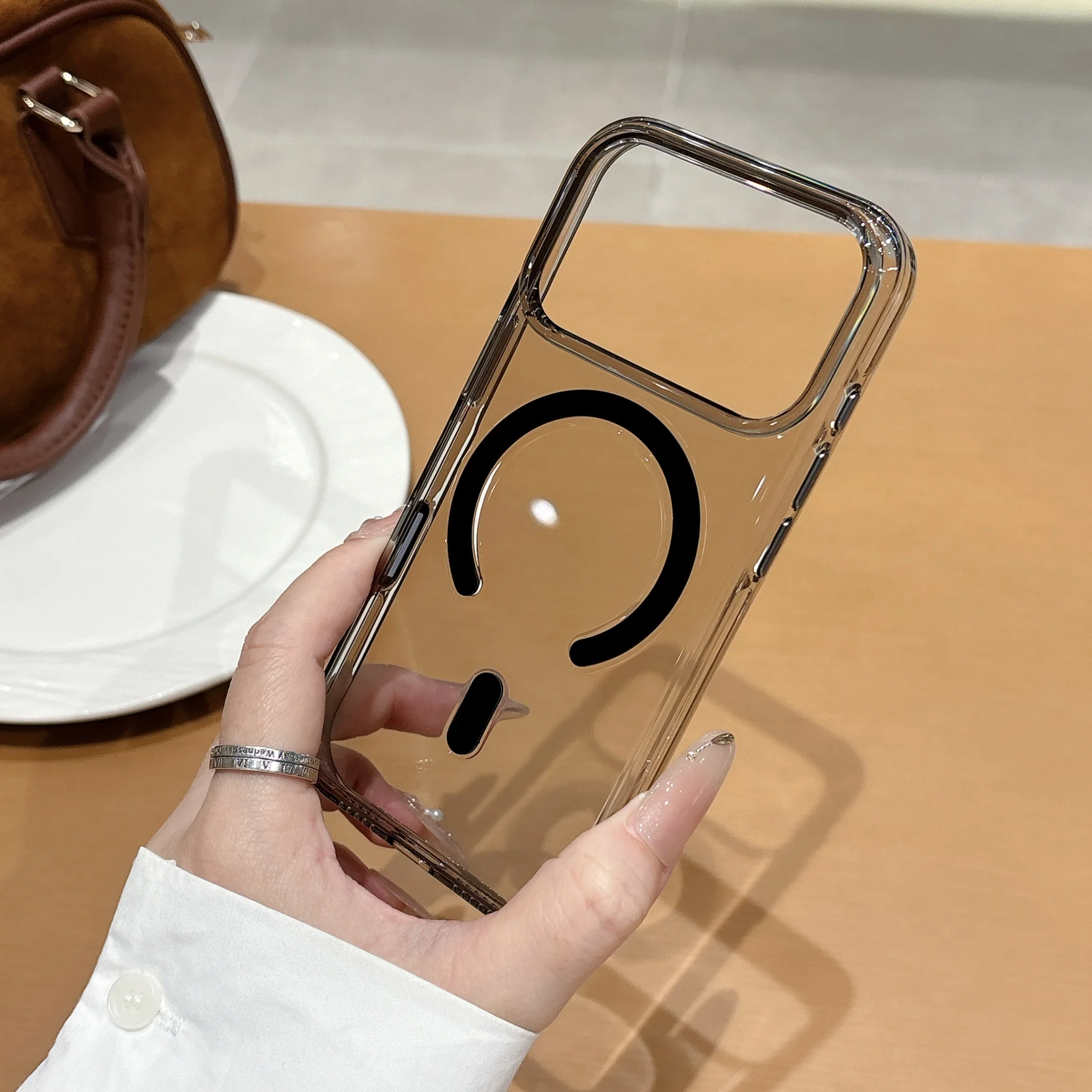 Фото Магнитный прозрачный чехол для iPhone 15 16 17 Pro Max с сильной магнитной адсорбцией для MagSafe, роскошный прозрачный жесткий чехол из поликарбоната №3