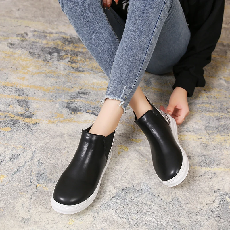 Autumn and Winter New Classic Leather Ankle Boots Fashion Platform Women's Round Toe Short Boots Outdoor Flat Sports Boots