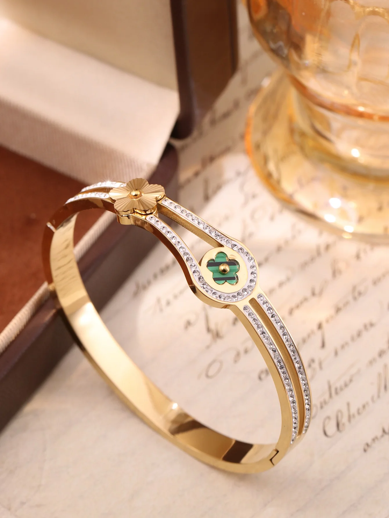 Стильный очаровательный женский браслет из нержавеющей стали подходящий для