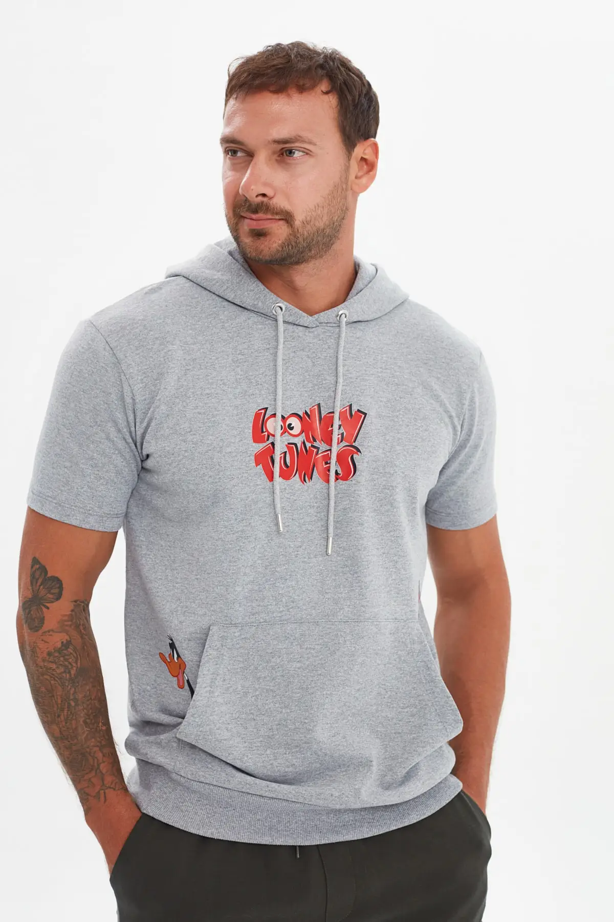 

Trendyol Mens Slim Fit Hooded Short-Sleeve Looney Tunes Licensed Sweatshirt TMNSS21SW0032