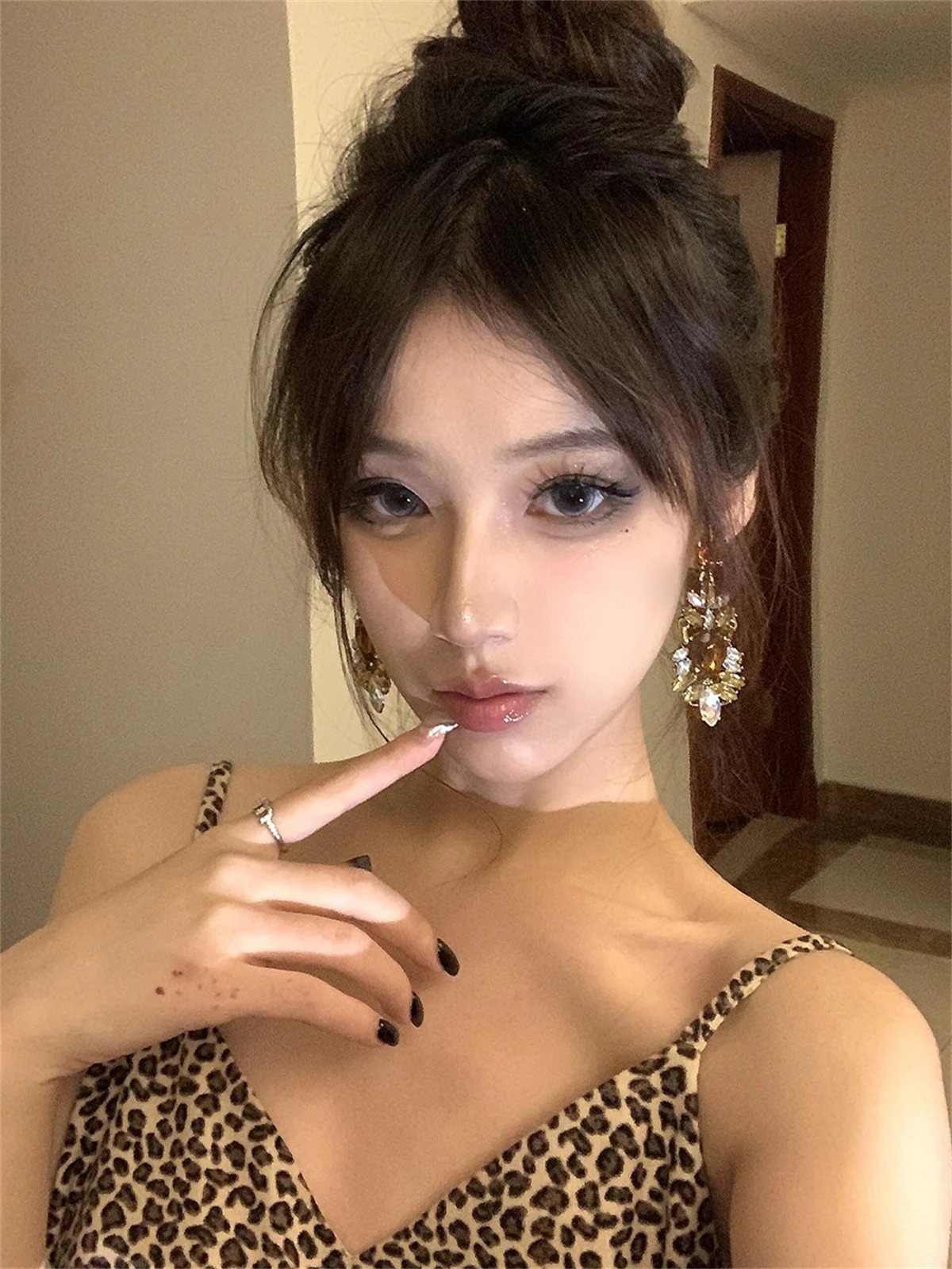 Зарезервированные и дорогие женские серьги Тяжелая промышленность Циркон