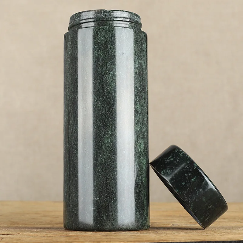 

Нефритовая чашка-термос