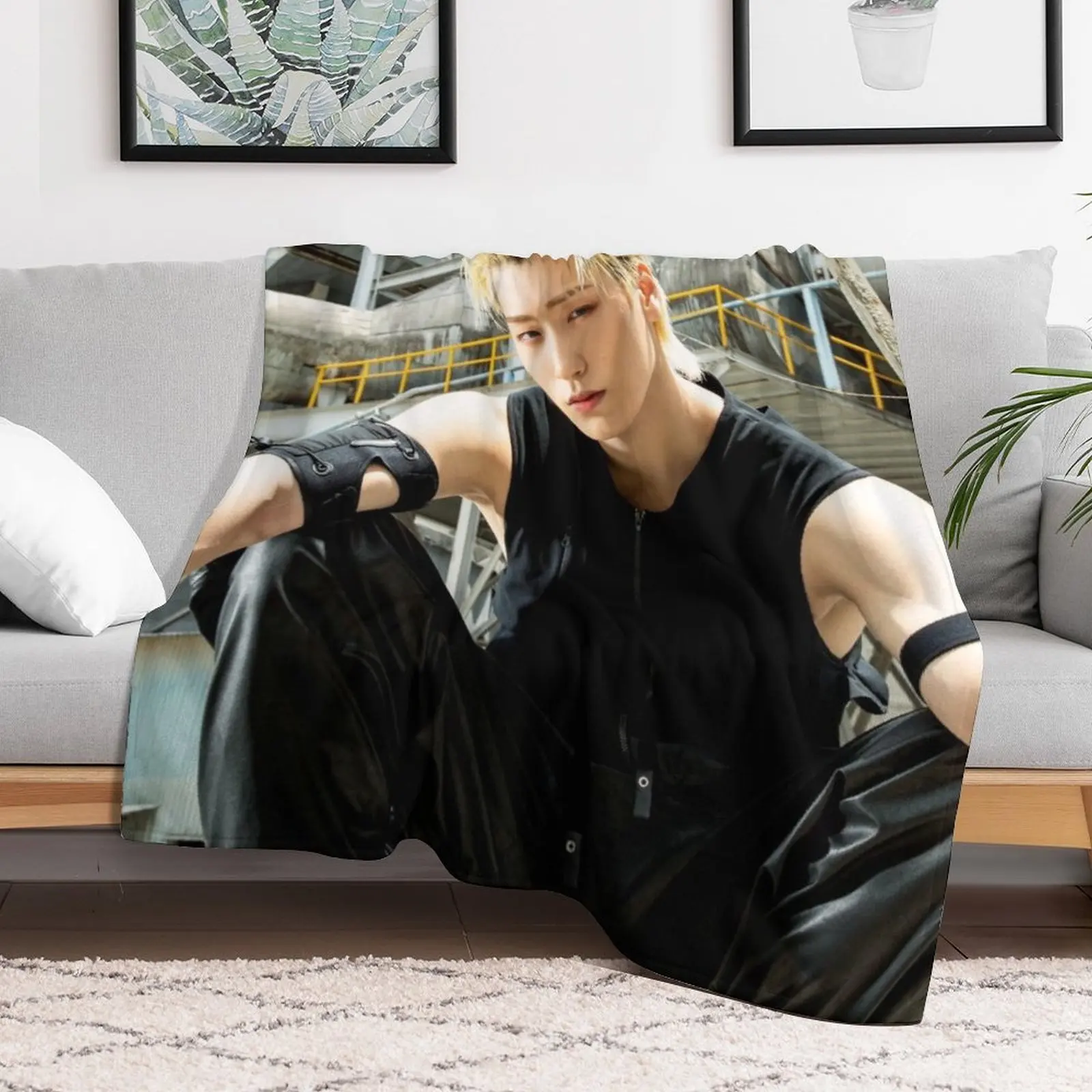 ATEEZ SAN THE WORLD EP.1 : Одеяло MOVEMENT GUERRILLA Элитный бренд Идеи подарков на День святого