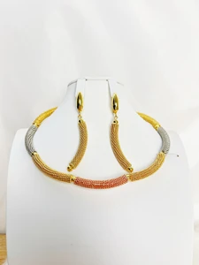 Gold Colour Plated Necklace Earring Set Beautiful Fashion Trend Sweet Romantic Party Wedding
