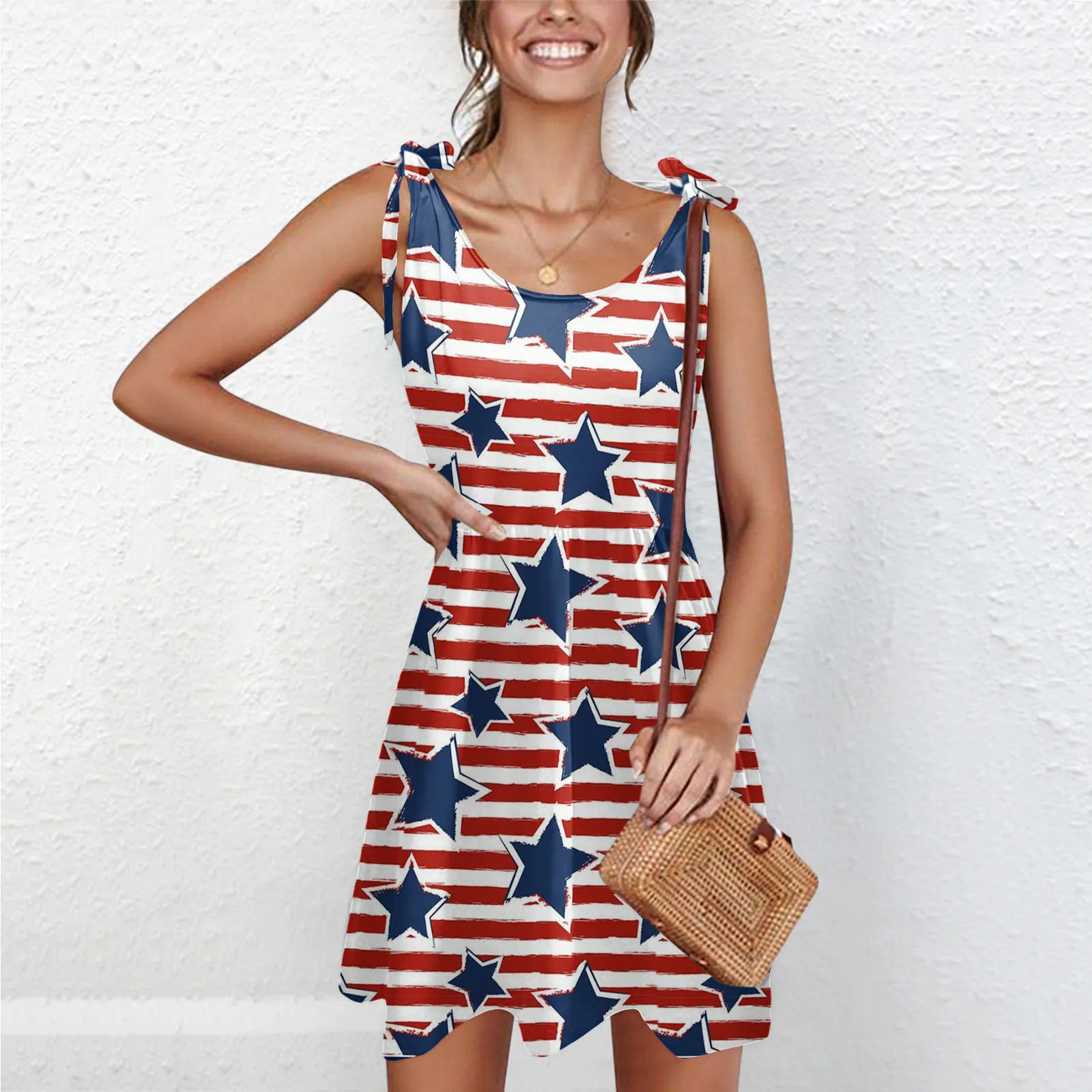 

Женское мини-платье в полоску, без рукавов