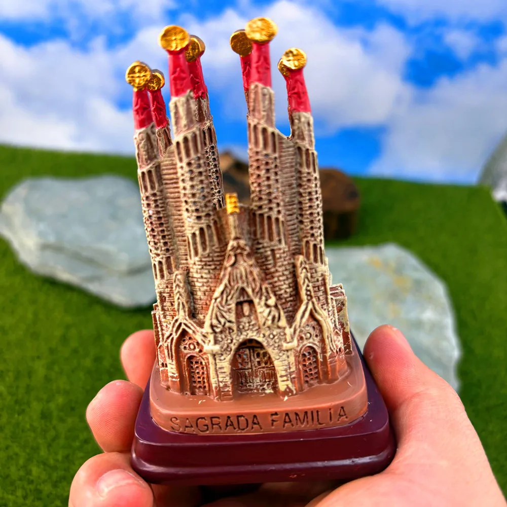 3D-фигурка из смолы: Саграда Фамилия, Мадрид, Испания, Пуэрта-де-Алькала |   Сувенир с изображением церкви Логроньо (Кипр) для путешествий и декора дома (art.: 3920d8aae3d37) - 3920d8aae3d37