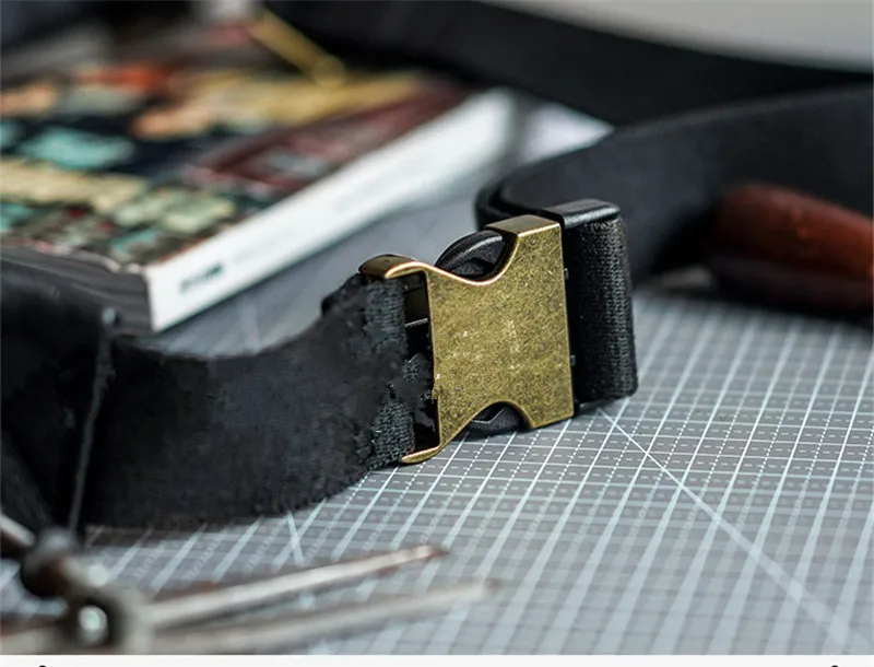 Retro fashion teenager natural genuine leather black chest bag daily outdoor sports real cowhide hot sale waist bag for men