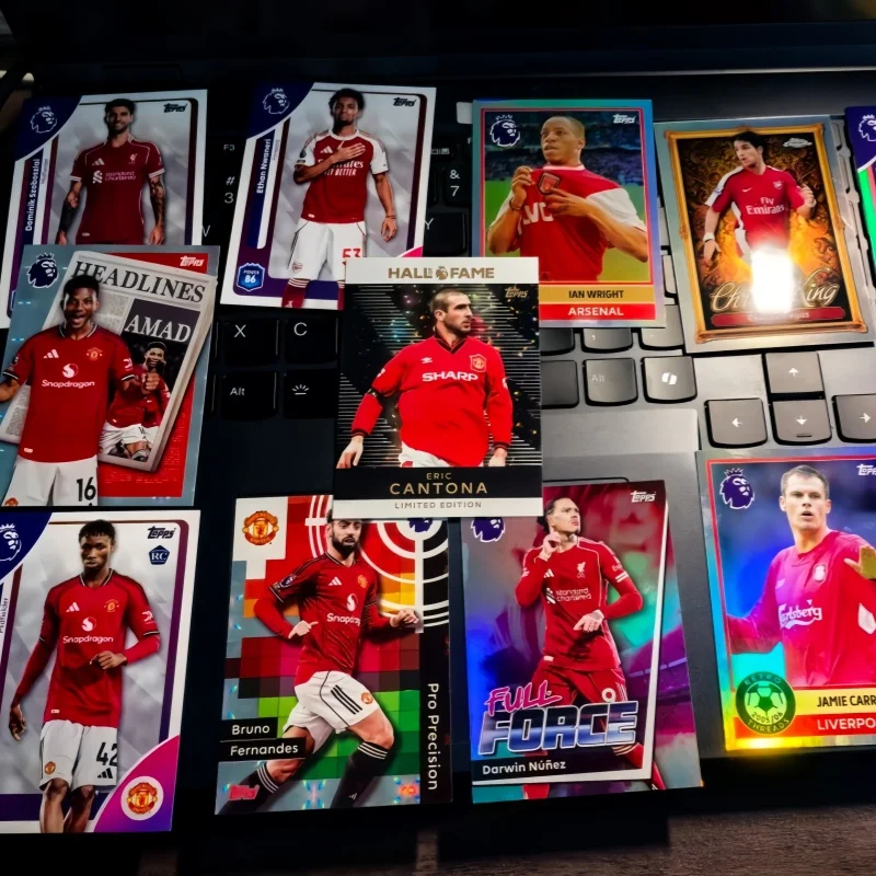 Фото Коллекционные футбольные карточки Topps EPL Premier League: Дебютное издание с Эрлингом Халландом, Уэйном Руни, Коулом Палмером №2