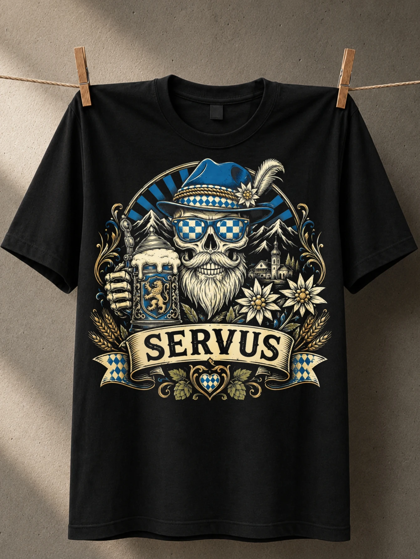 Фото Футболка унисекс SERVUS с баварским клетчатым узором, горами, эдельвейсом и альпийской тематикой Октоберфеста. №1