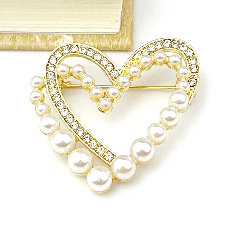 

Pearl Hollowed Out Double Love Brooch Unique Design Anti Slip Pins Fashion Women's All Matching Suit Jacket Jewelry Accessories