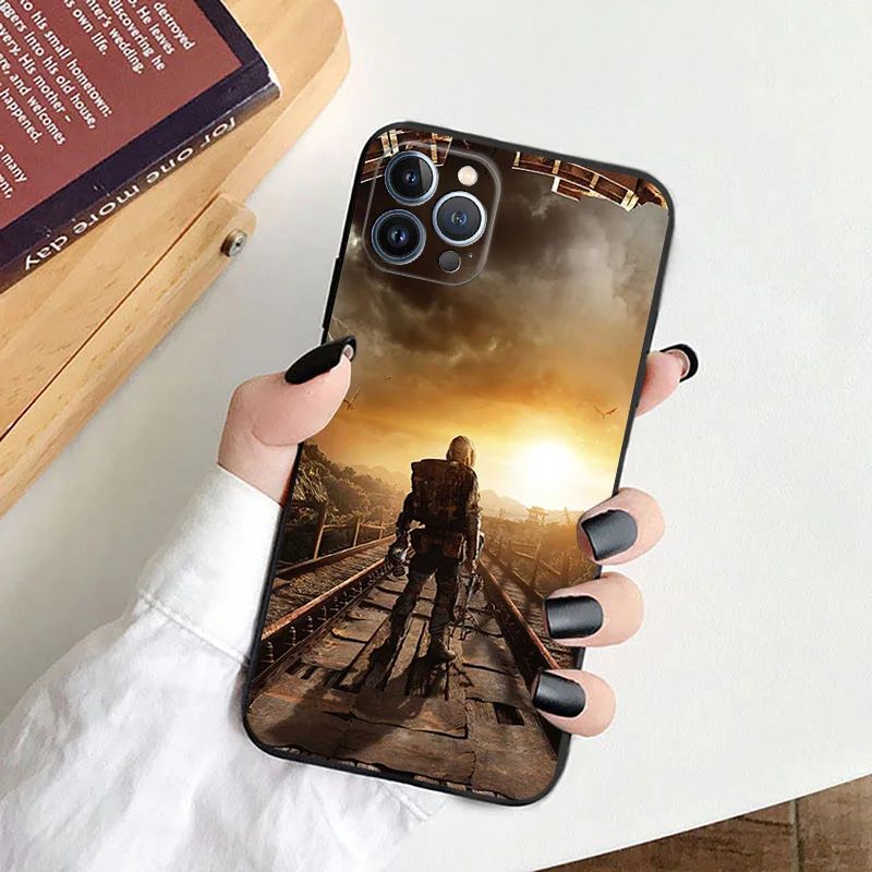 Мягкие чехлы для телефонов iPhone 14 15Pro 13 Pro Max 12 11 Mini 7 8 15 6 6S Plus SE XS XR X Game Metro 2033 черный