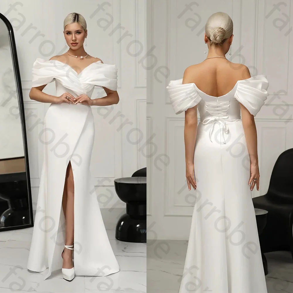 Длинное платье трапециевидной формы с многоуровневыми складками по