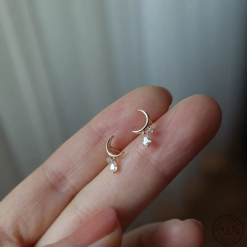 

Женские серьги-гвоздики из серебра 925 пробы, с цирконом