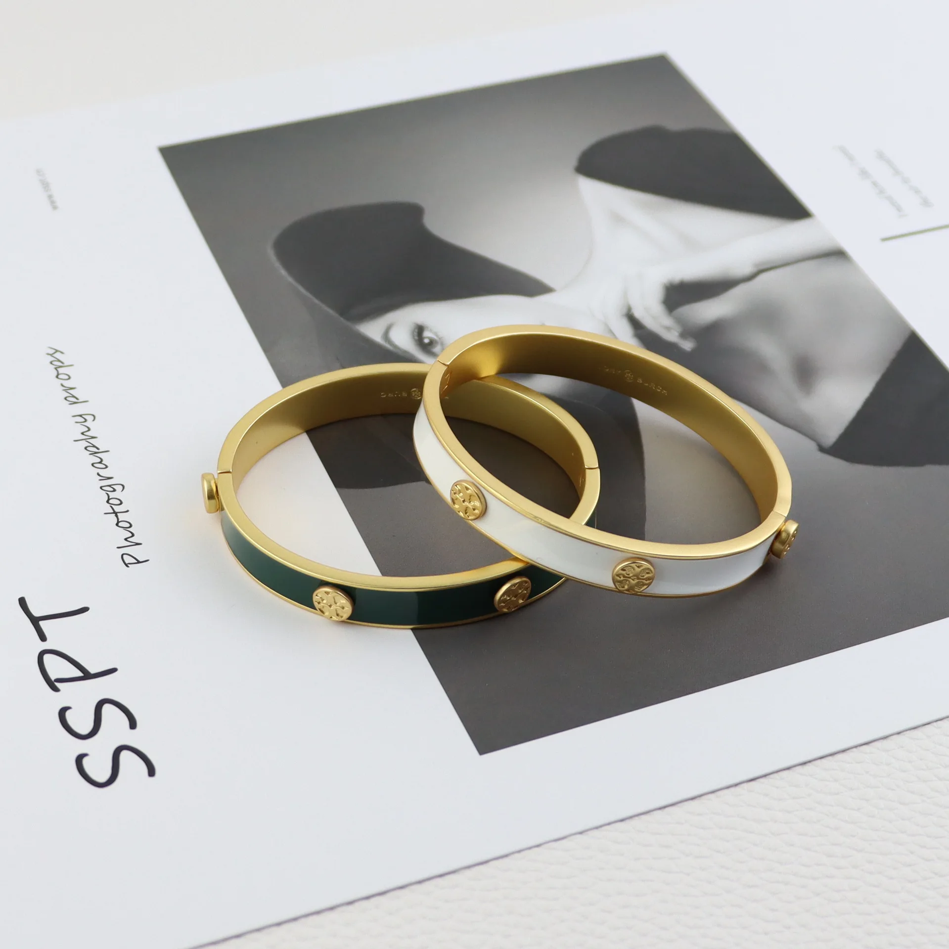 

European and American Style Premium Feel Bracelet Matte Gold Matte Textured Brass Letter Design Small and Luxury Two Color Femal