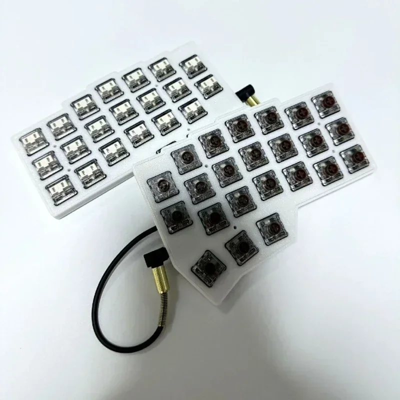 Фото Комплект разделенной клавиатуры Corne V4.1, индивидуальный чехол PLA RGB с возможностью горячей замены, проводная разделенная клавиатура Corne для флаконов, эргономика Cherry Choc V1 V2 №2