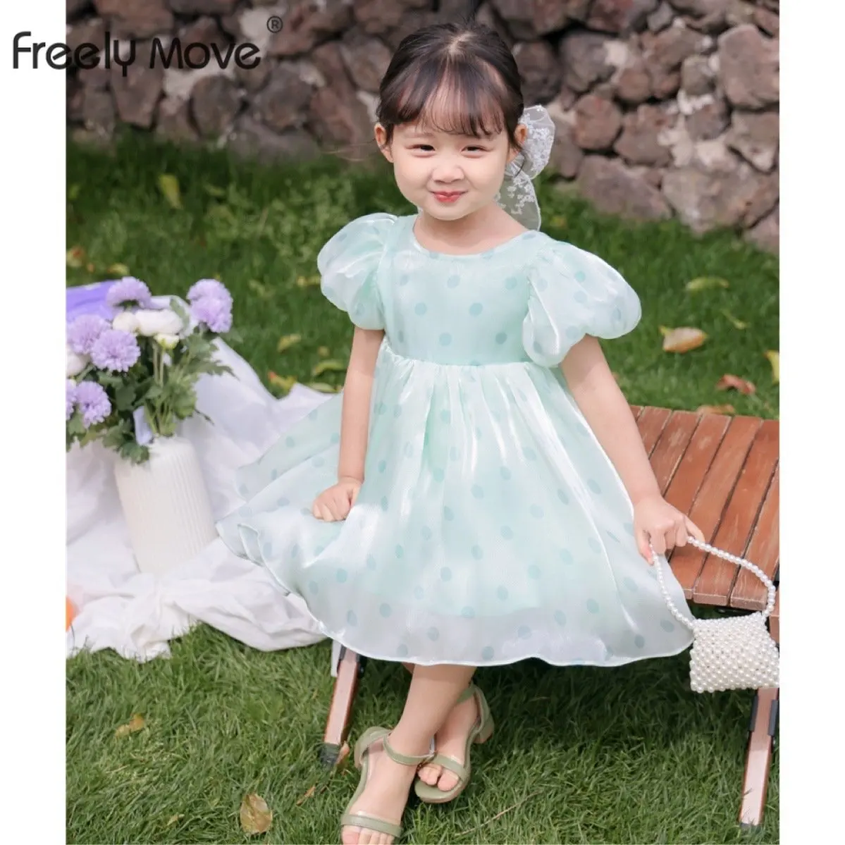 

2023 Girls Tulle Princess Dresses Short Sleeve Dot Big Bowball Gown Dress Children Mesh Puffy Birthday Party Vestidos