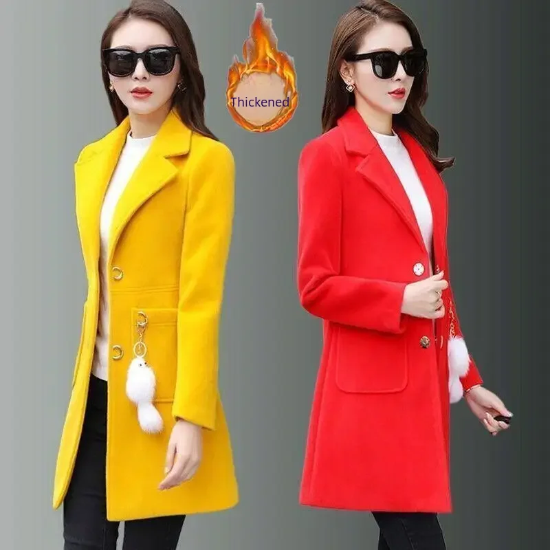 Женское шерстяное пальто средней длины