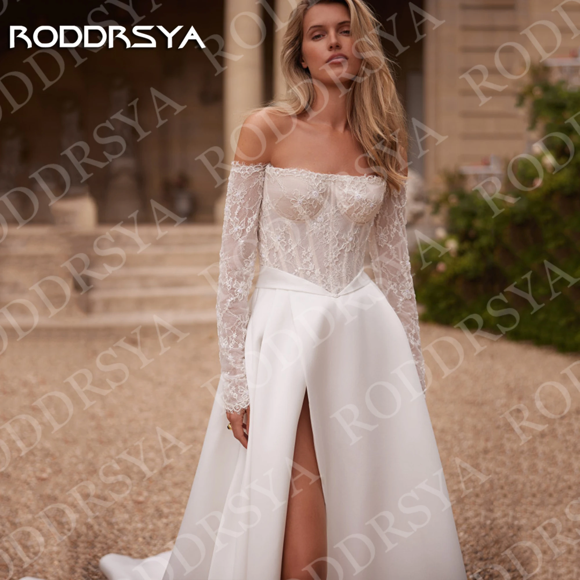 Фото Свадебное платье RODDRSYA с открытыми плечами А-силуэт с длинными рукавами современное с высоким разрезом из атласа на заказ Свадебные платья с плеча линия длинным рукавом женщина современная высокая щелина сатиновое с №4
