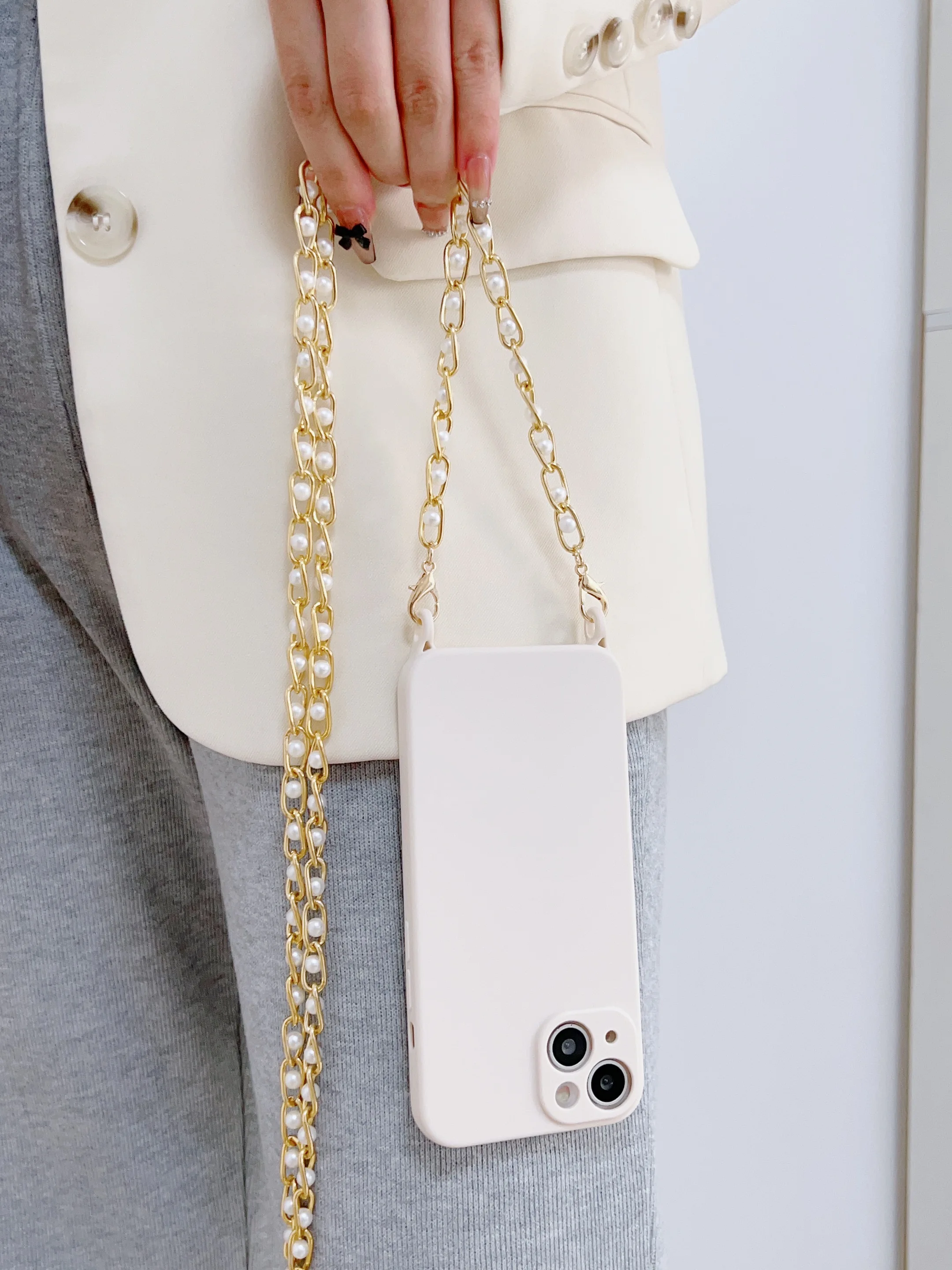 

Deluxe shock resistant transparent phone case for iPhone 14 13 12 11 Pro Max X XR XS 7 8 Plus, pearl chain phone case