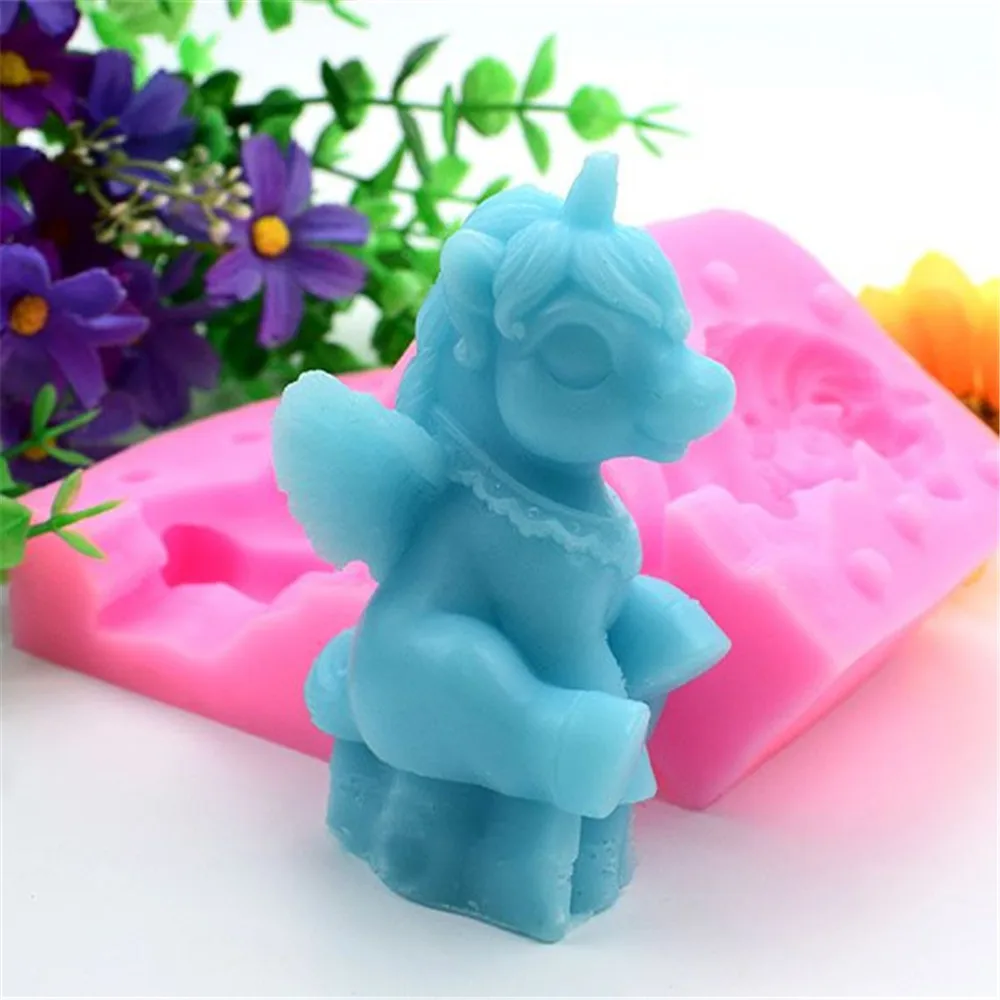 3D Unicorn Shape Silicone Mould Chocolate Fondant Soap Candy Cake Molds Kitchen Baking Cake Decorating Tools For Christmas Gifts