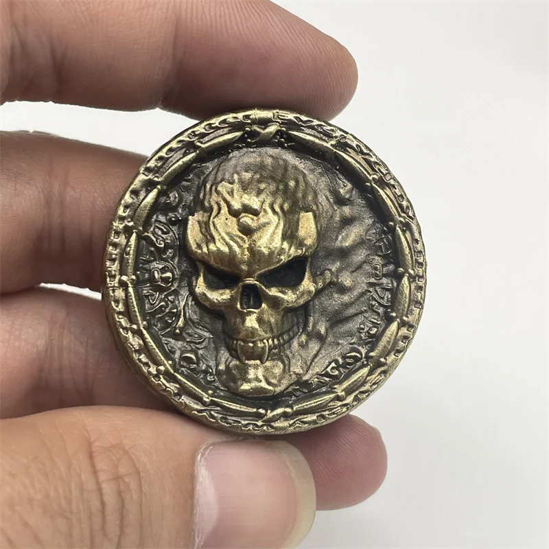 Игрушки-антистресс из белой меди для привлекательной девушки винтажные аптские