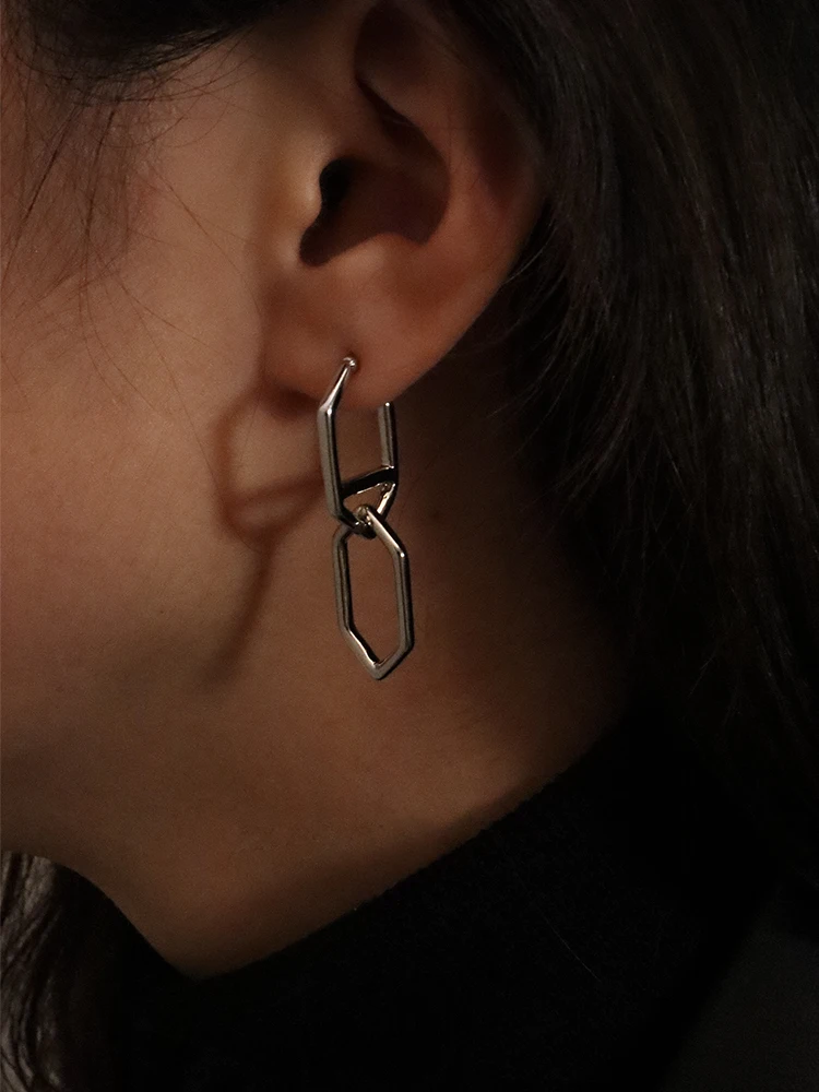 Osewaya Earrings Silver Geometric Eardrops Lock Women High-Grade Cold Sle 2024 New