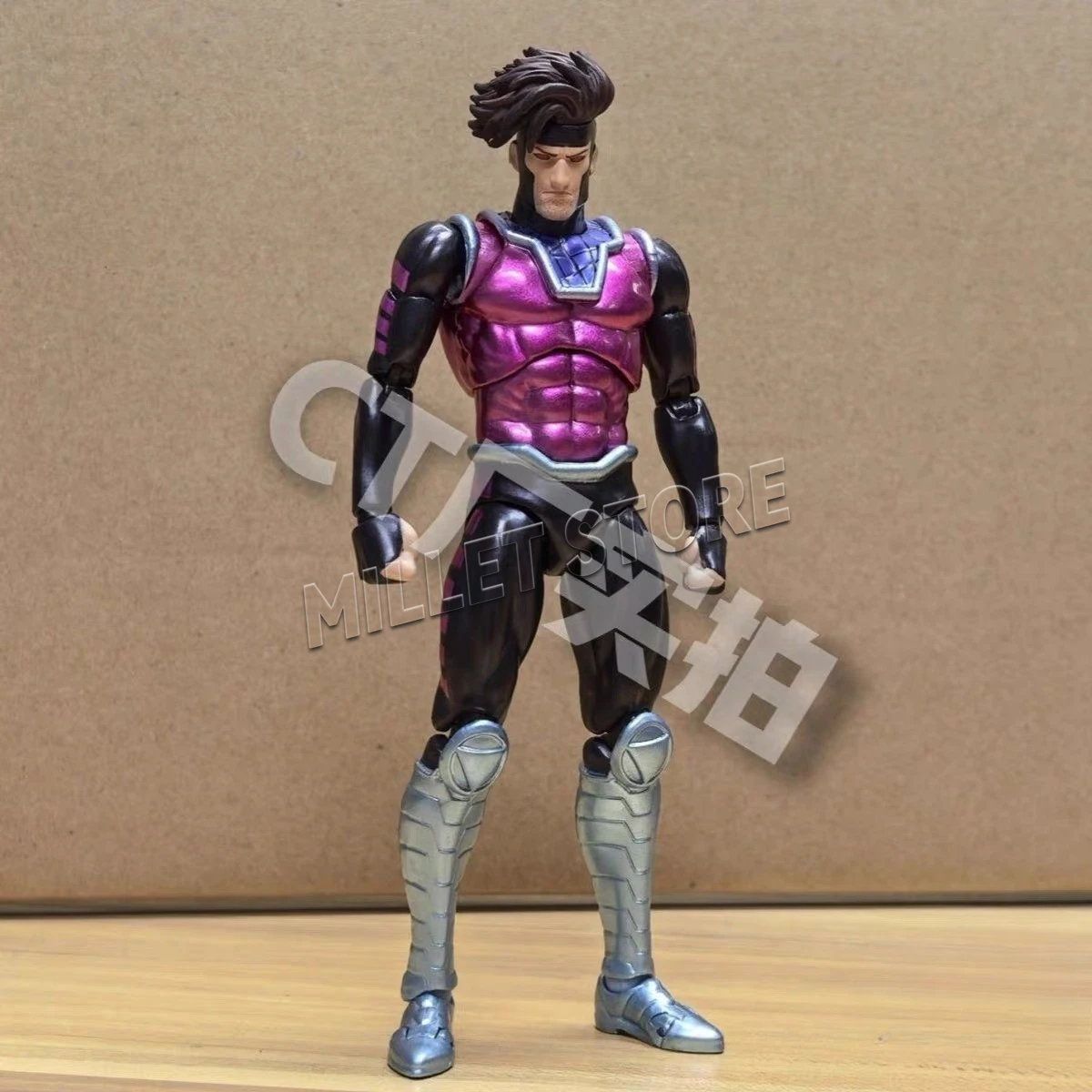 Фото В наличии: Фигурка Gambit Mafex 131 X-Men от SHF, оригинальная аниме-фигурка, статуэтка, модель, подарки на заказ, игрушки №4