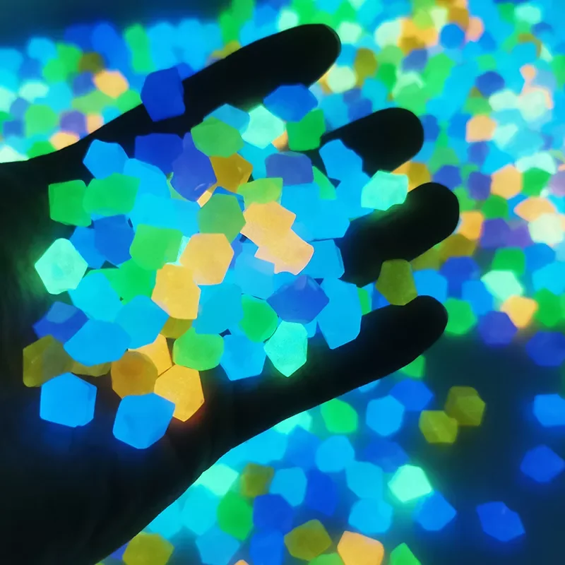 

200pcs/Bag Outdoor Luminous Stones Glow In Dark Garden Pebbles Fish Tank Decoration Pebble Rocks Aquarium Mix Color