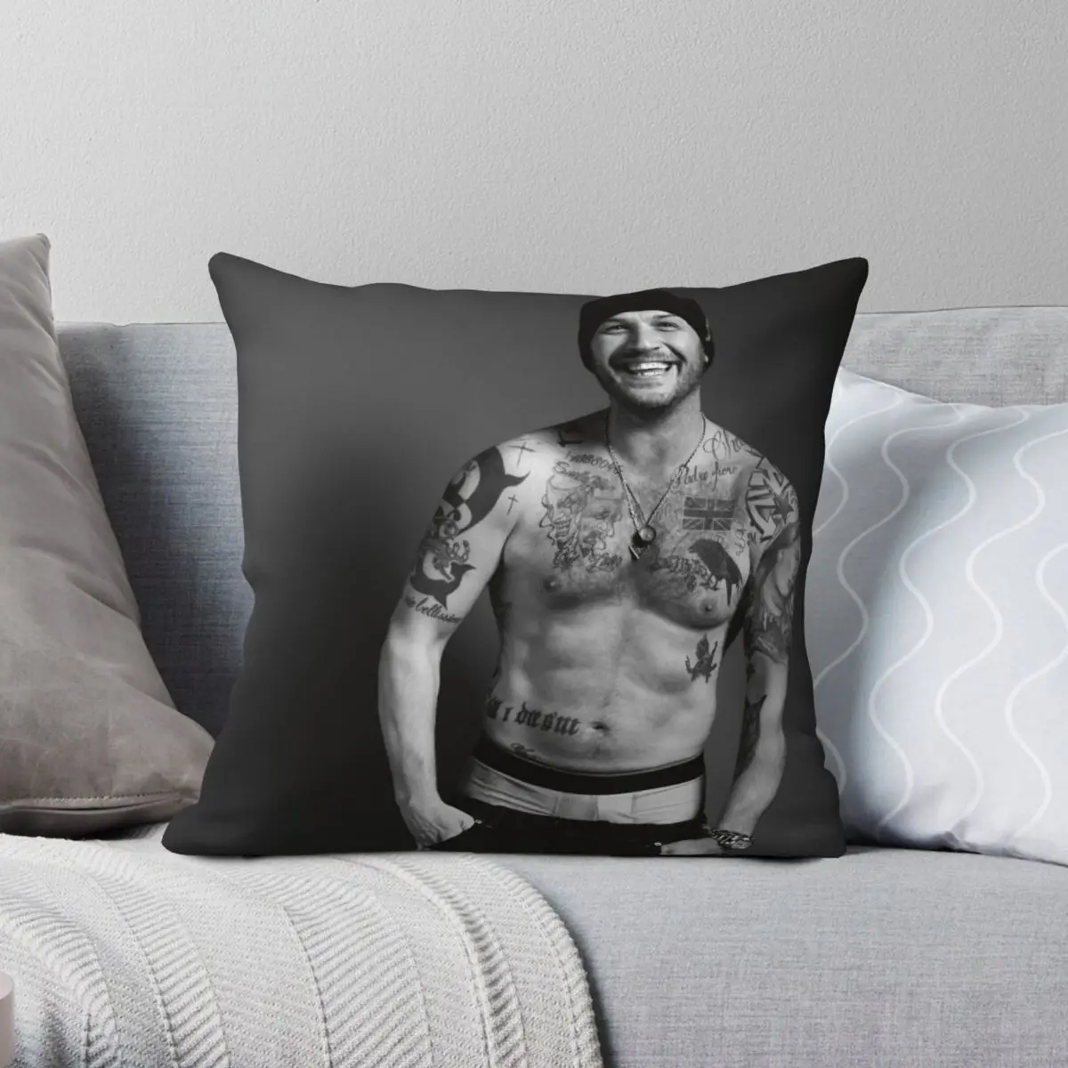 

Tom Hardy Square Pillowcase Polyester Linen Velvet Pattern Zip Decorative Pillow Case Bed Cushion Cover 45x45