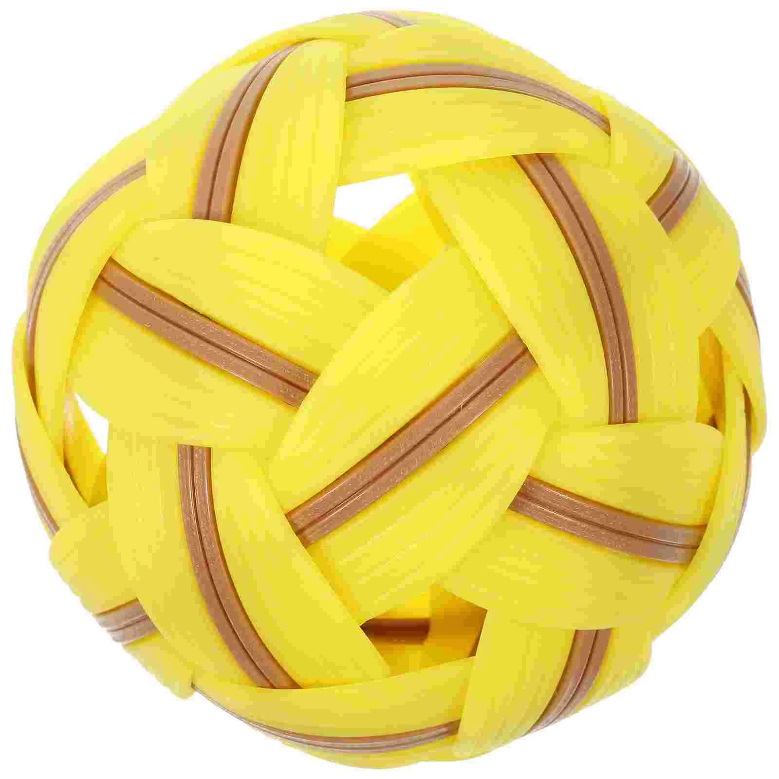 

Игрушка для игры в футбол на открытом воздухе